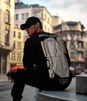 تيشيرت Mueseum أسود أوفرسايز