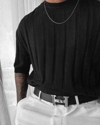 تيشيرت أسود سادة بخطوط محبوكة